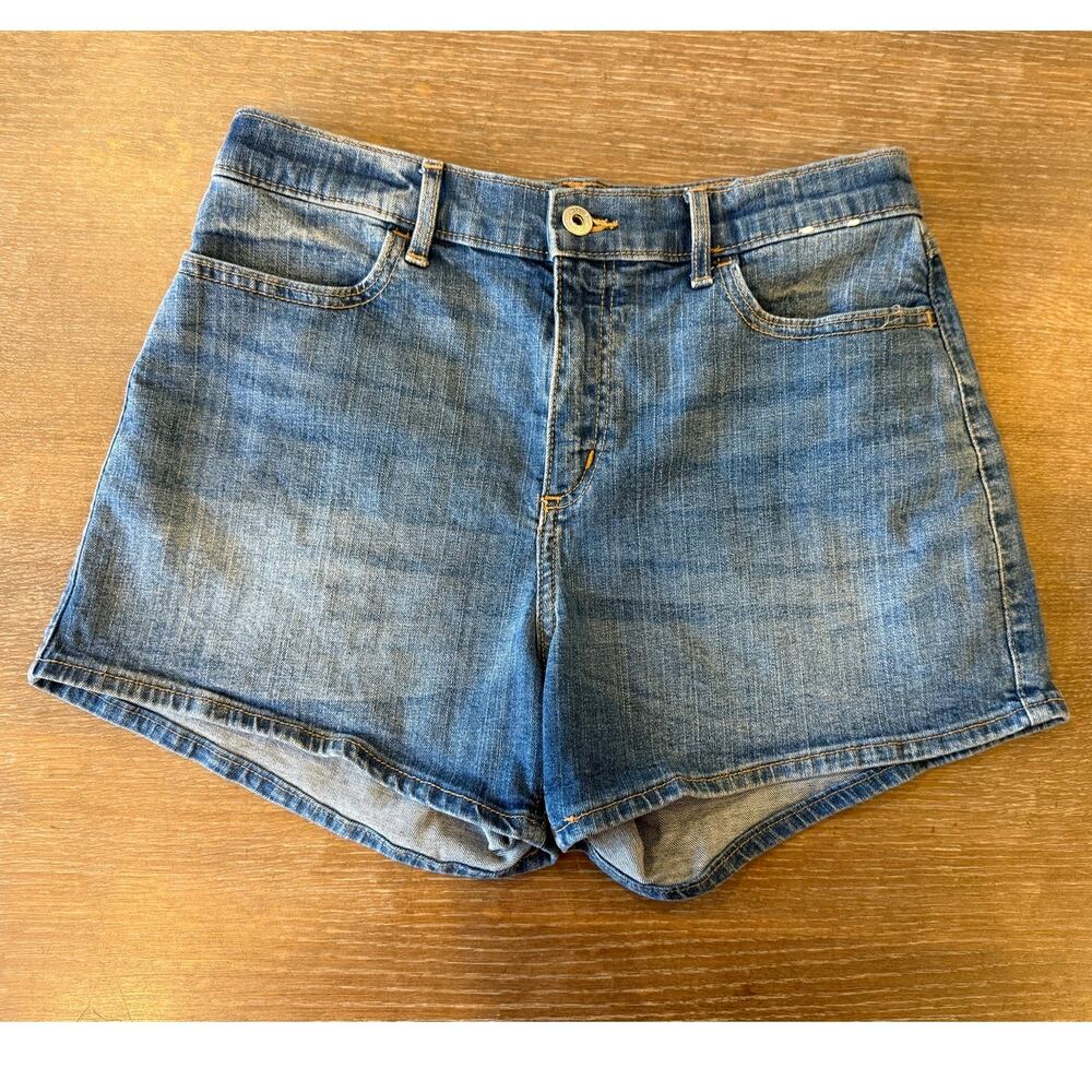 Abercrombie & Fitch Kids High Rise Denim Jean Mom Short Kid/ Girls size 17 / 18